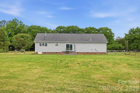 2073 Highway 557 Highway Clover SC 29710