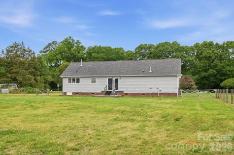 2073 Highway 557 Highway Clover SC 29710