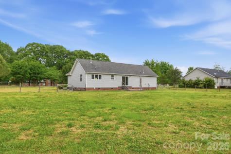 2073 Highway 557 Highway Clover SC 29710