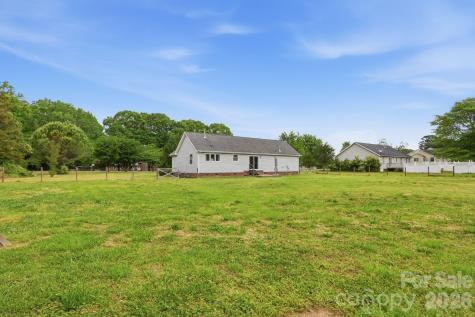 2073 Highway 557 Highway Clover SC 29710