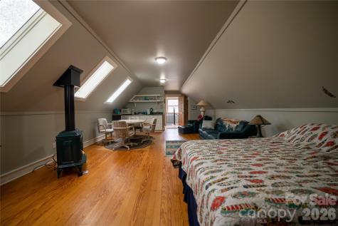 682 Rock House Road Hot Springs NC 28743