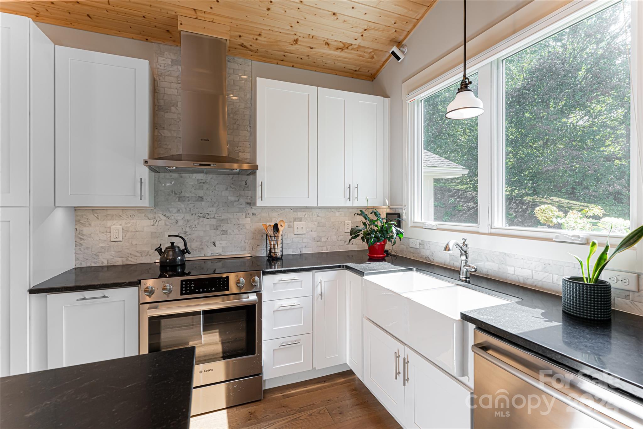 74 Wolfe Cove Road Asheville NC 28804