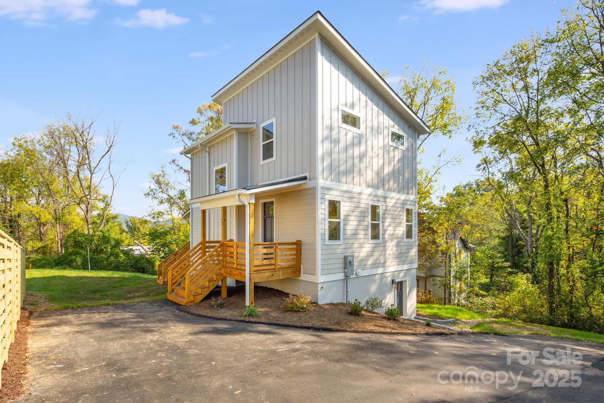 22 Crestview Street Asheville NC 28803