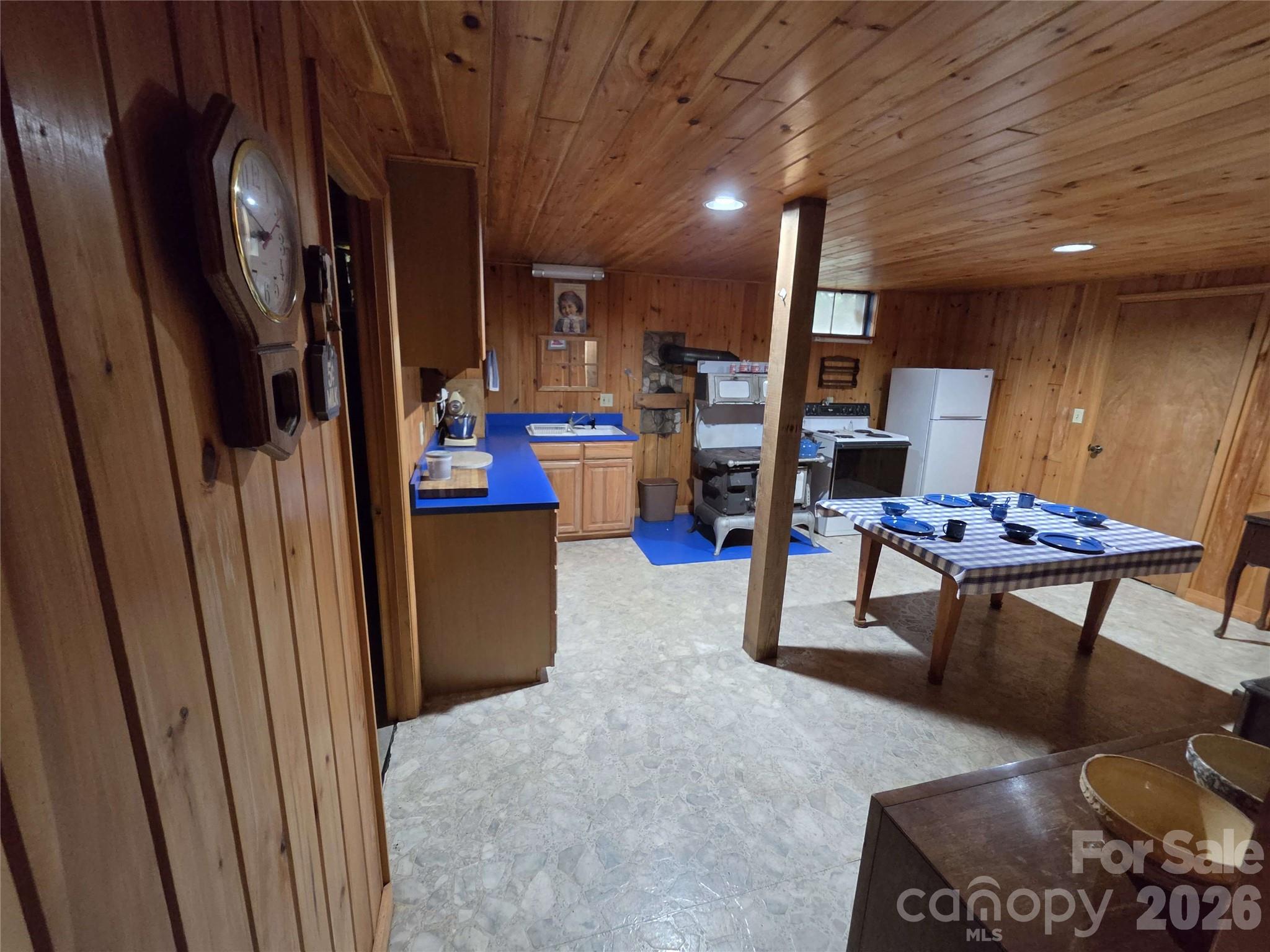692 Buck Hill Road Newland NC 28657