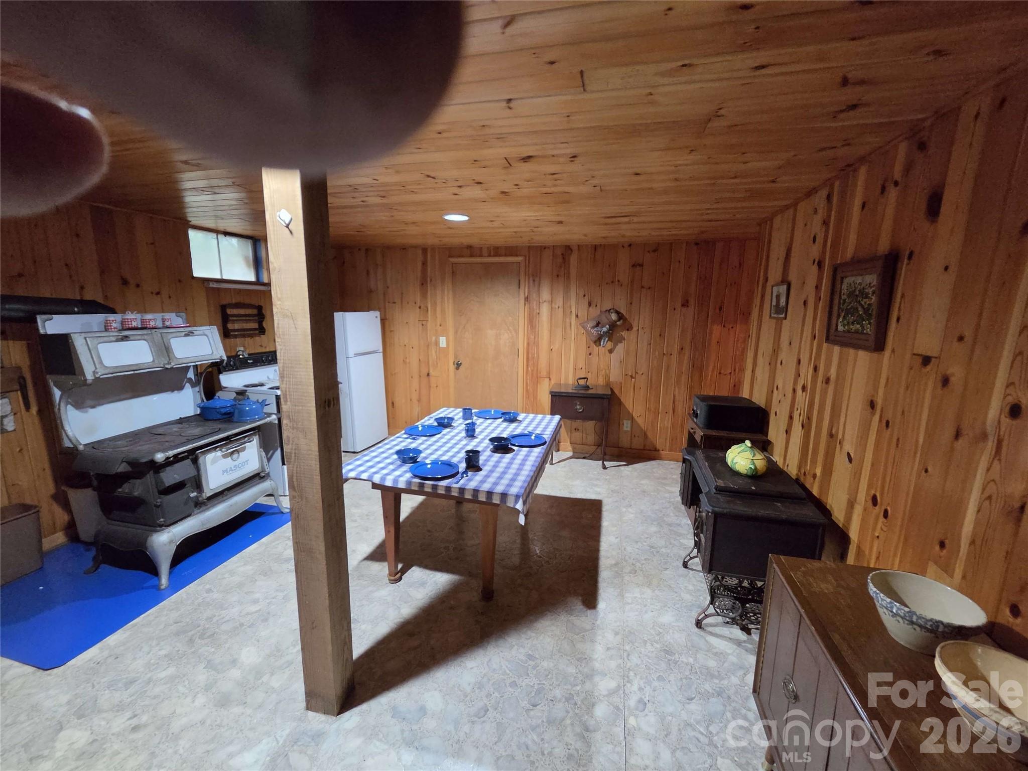 692 Buck Hill Road Newland NC 28657