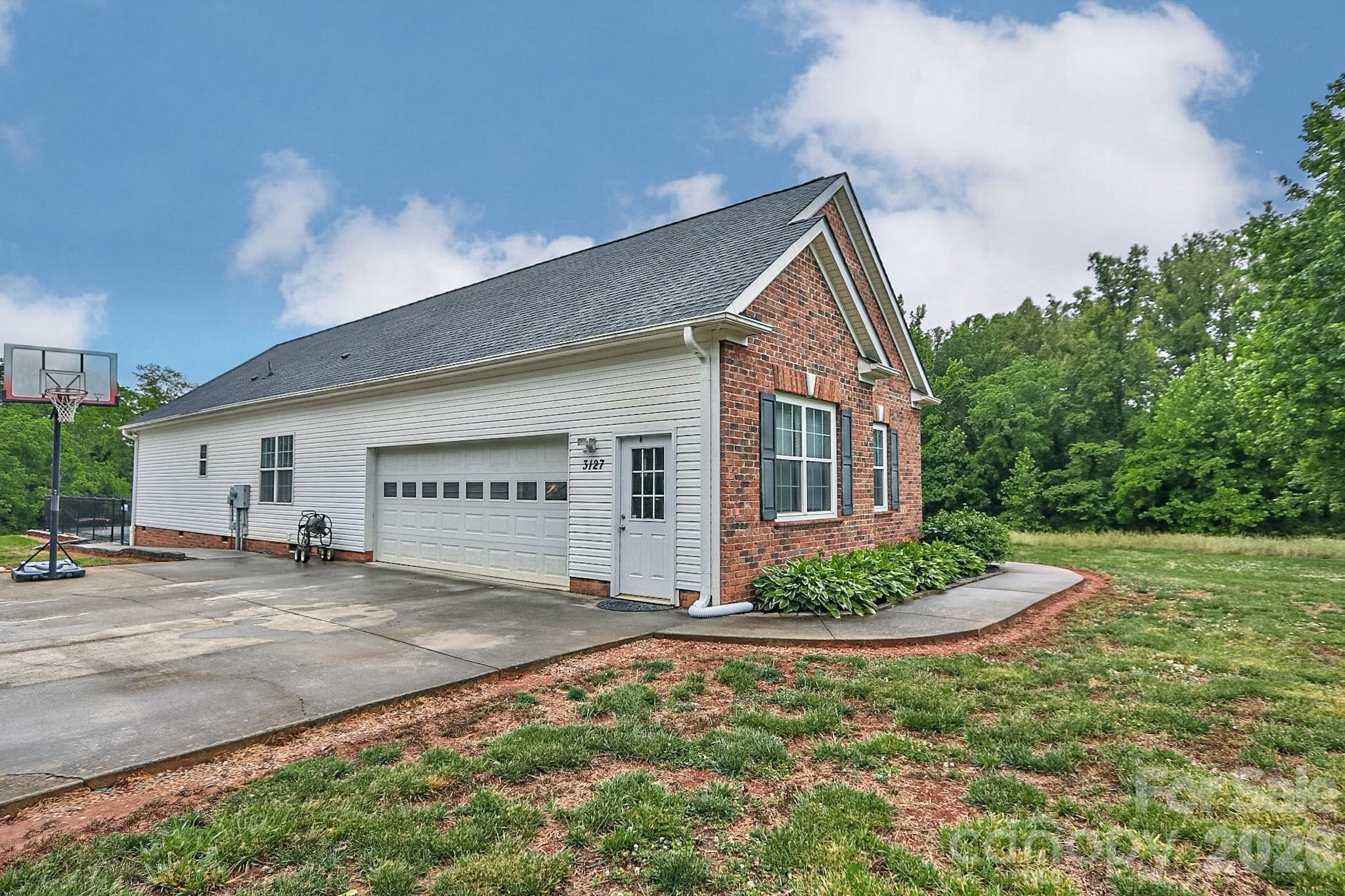 3127 Yorkshire Lane Boonville NC 27011