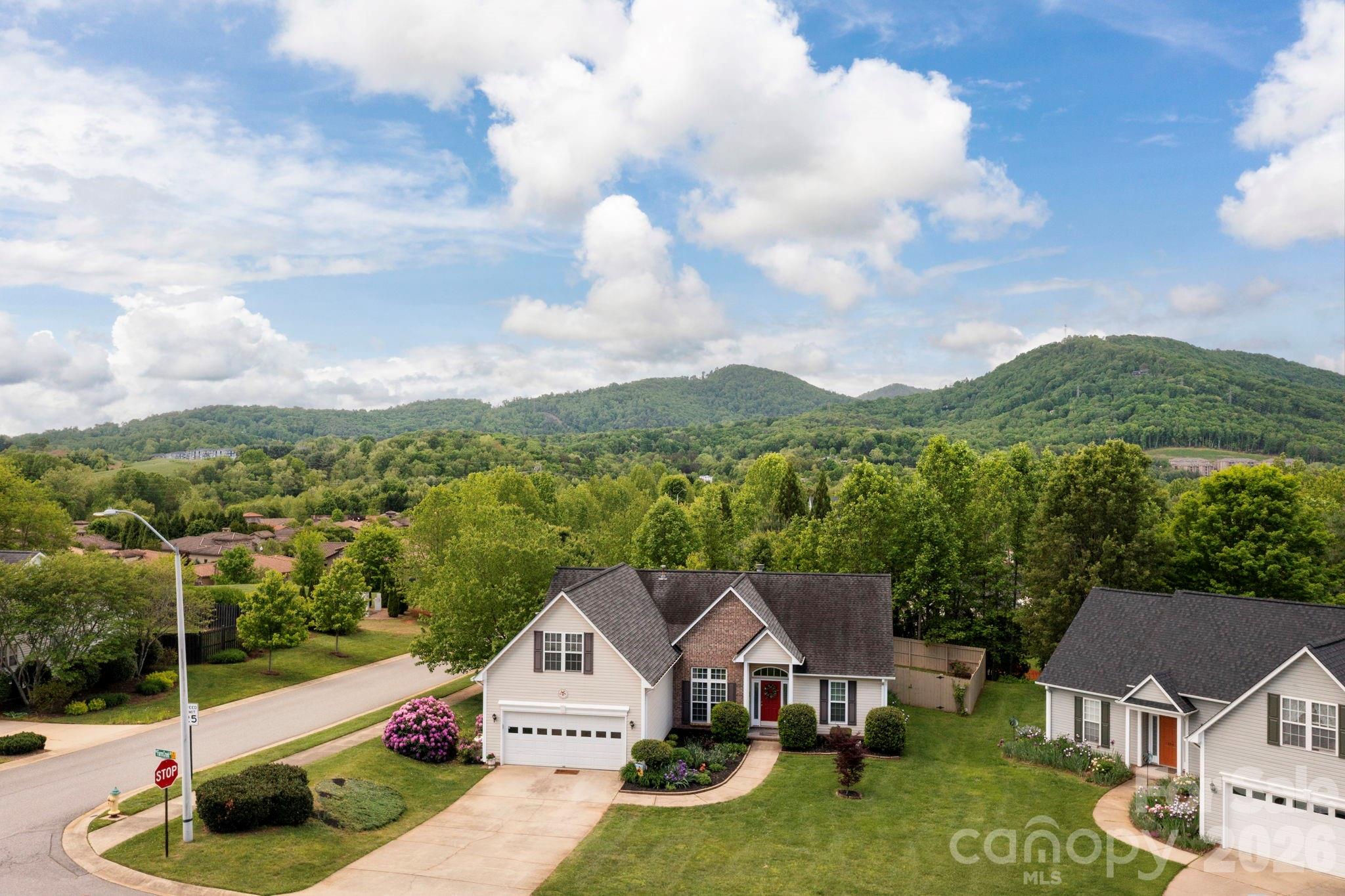 102 W Farm Creek Drive Asheville NC 28806