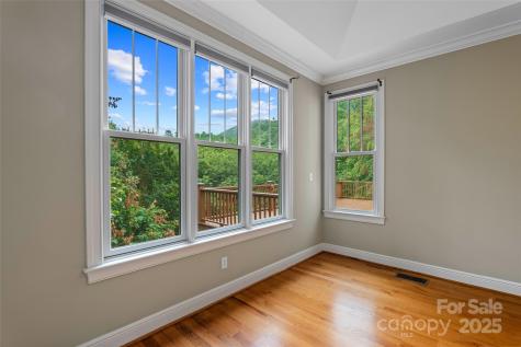 103 Village Pointe Lane Asheville NC 28803
