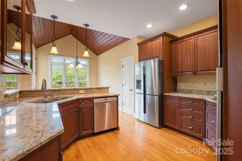 103 Village Pointe Lane Asheville NC 28803