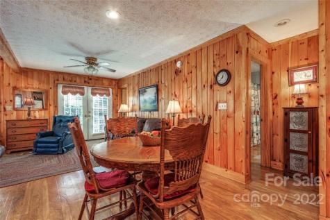8184 Jacks Creek Road Green Mountain NC 28740