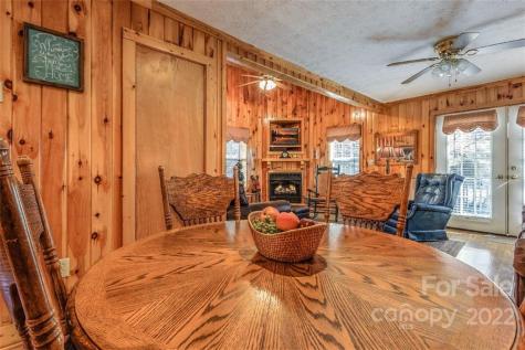8184 Jacks Creek Road Green Mountain NC 28740