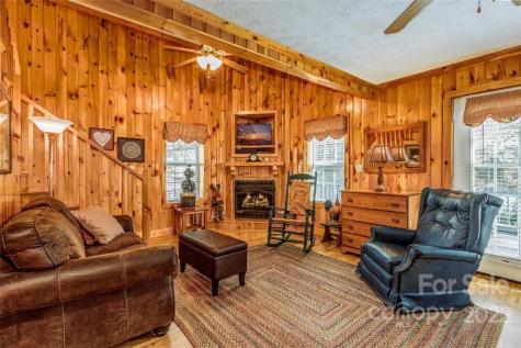 8184 Jacks Creek Road Green Mountain NC 28740