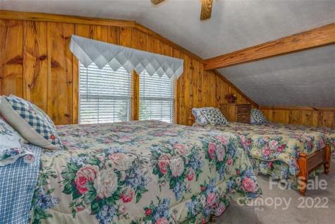 8184 Jacks Creek Road Green Mountain NC 28740
