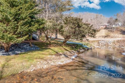 8184 Jacks Creek Road Green Mountain NC 28740