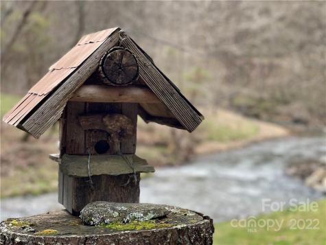8184 Jacks Creek Road Green Mountain NC 28740