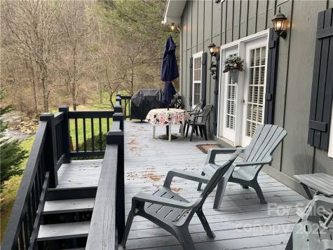 8184 Jacks Creek Road Green Mountain NC 28740
