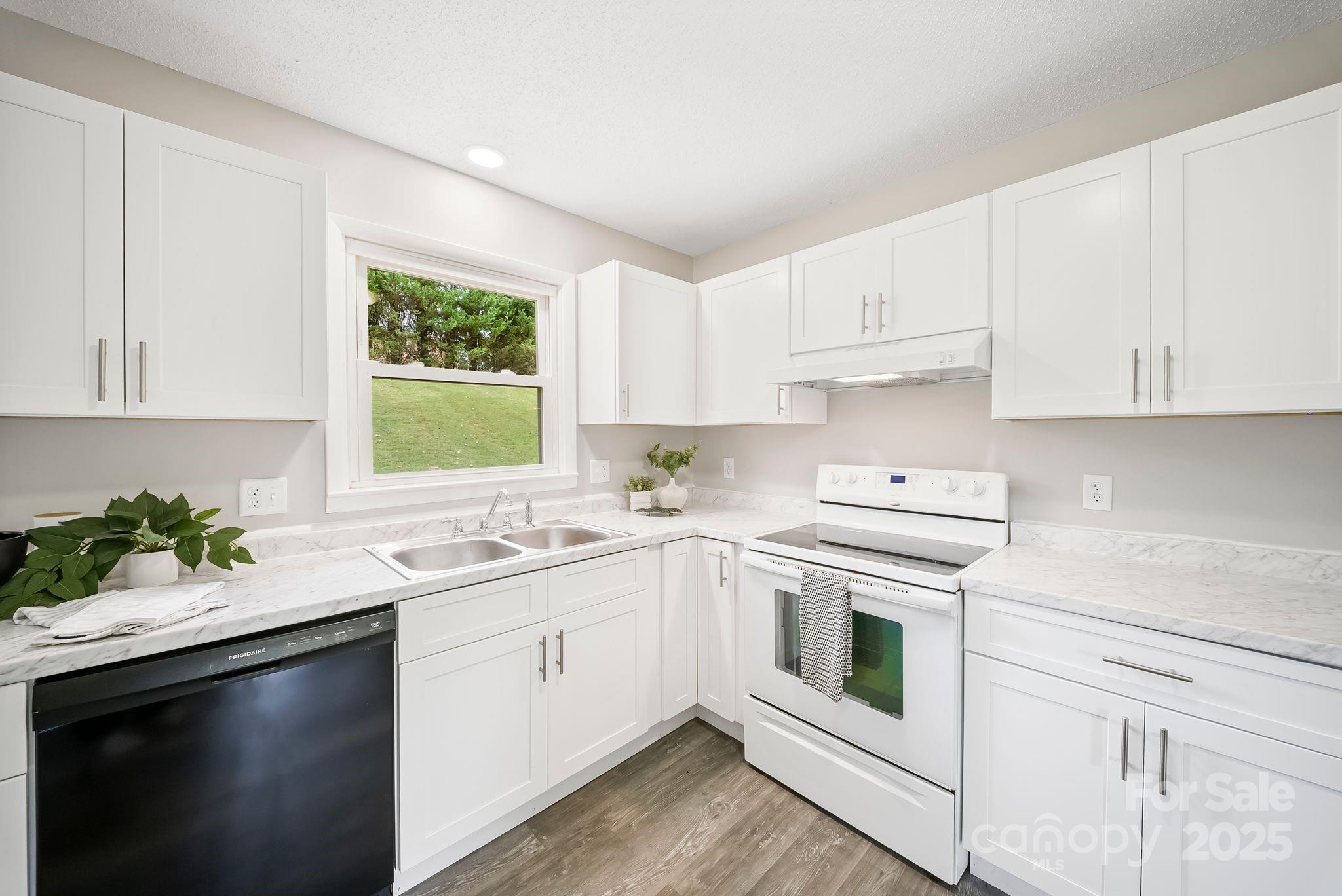 16 Sun Valley Court Alexander NC 28701