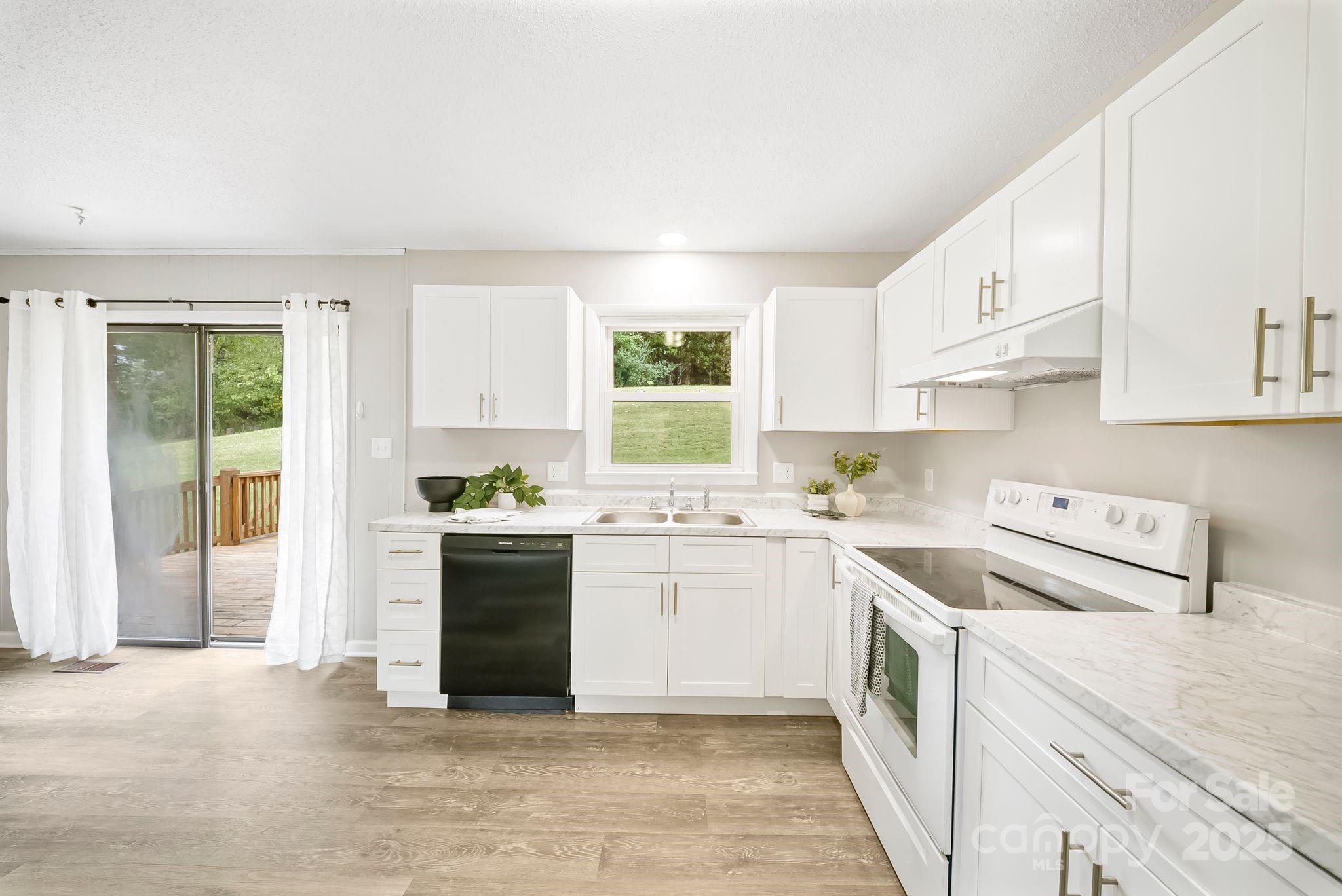 16 Sun Valley Court Alexander NC 28701