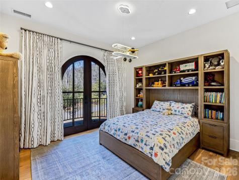 1905 White Tree Trail Arden NC 28704