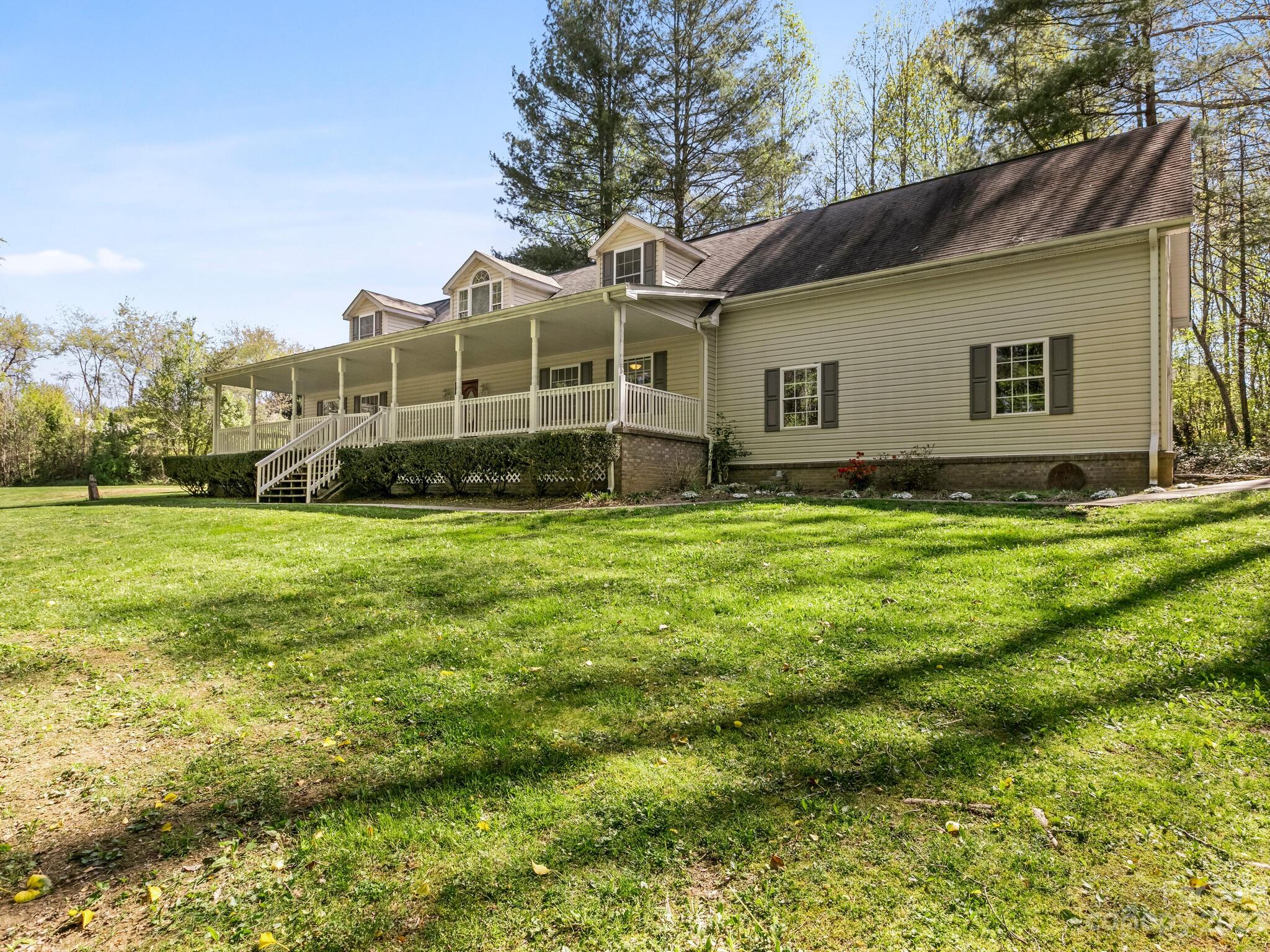 17 Remington Drive Asheville NC 28806