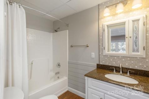 10 Tahchee Trail Fletcher NC 28732