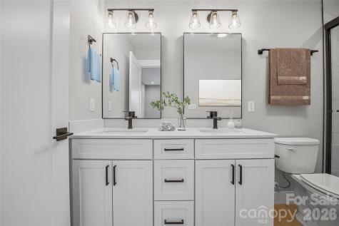 133 Moore Street Hendersonville NC 28739