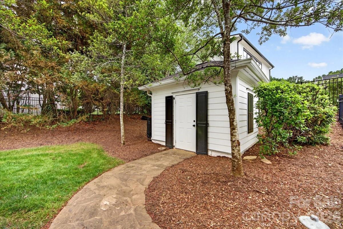 2135 Sharon Avenue Charlotte NC 28211
