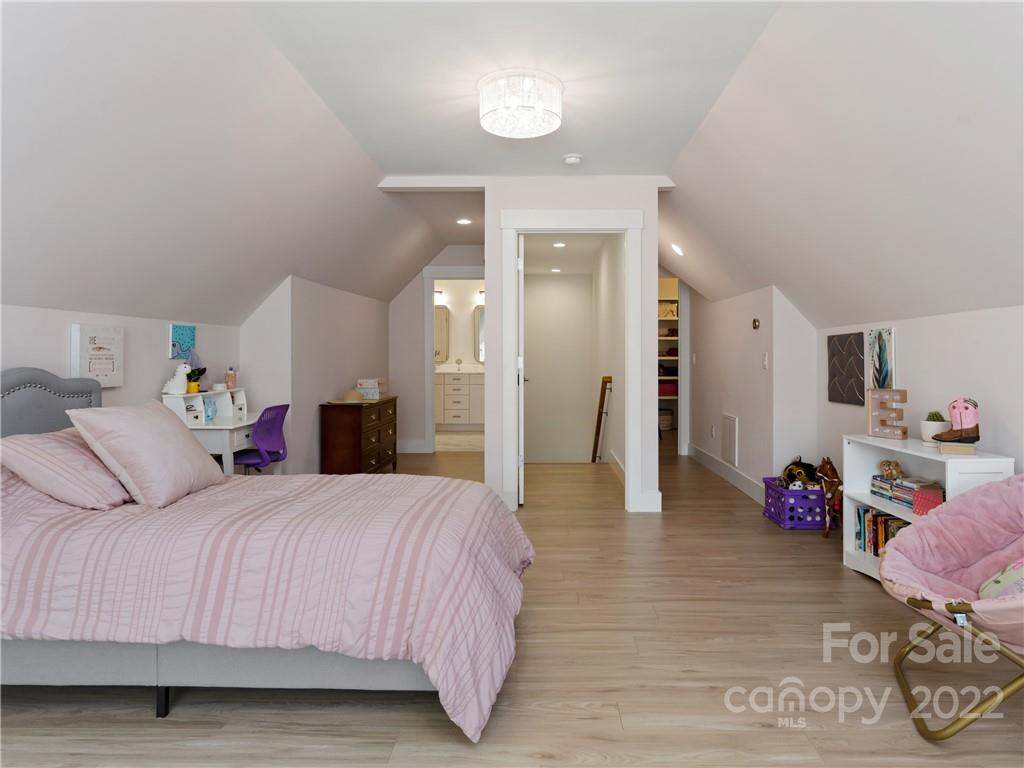 6 Worley Lane Fletcher NC 28732