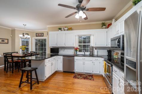 1228 Plantation Trail Gastonia NC 28056
