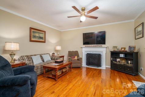 1228 Plantation Trail Gastonia NC 28056