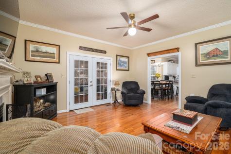1228 Plantation Trail Gastonia NC 28056
