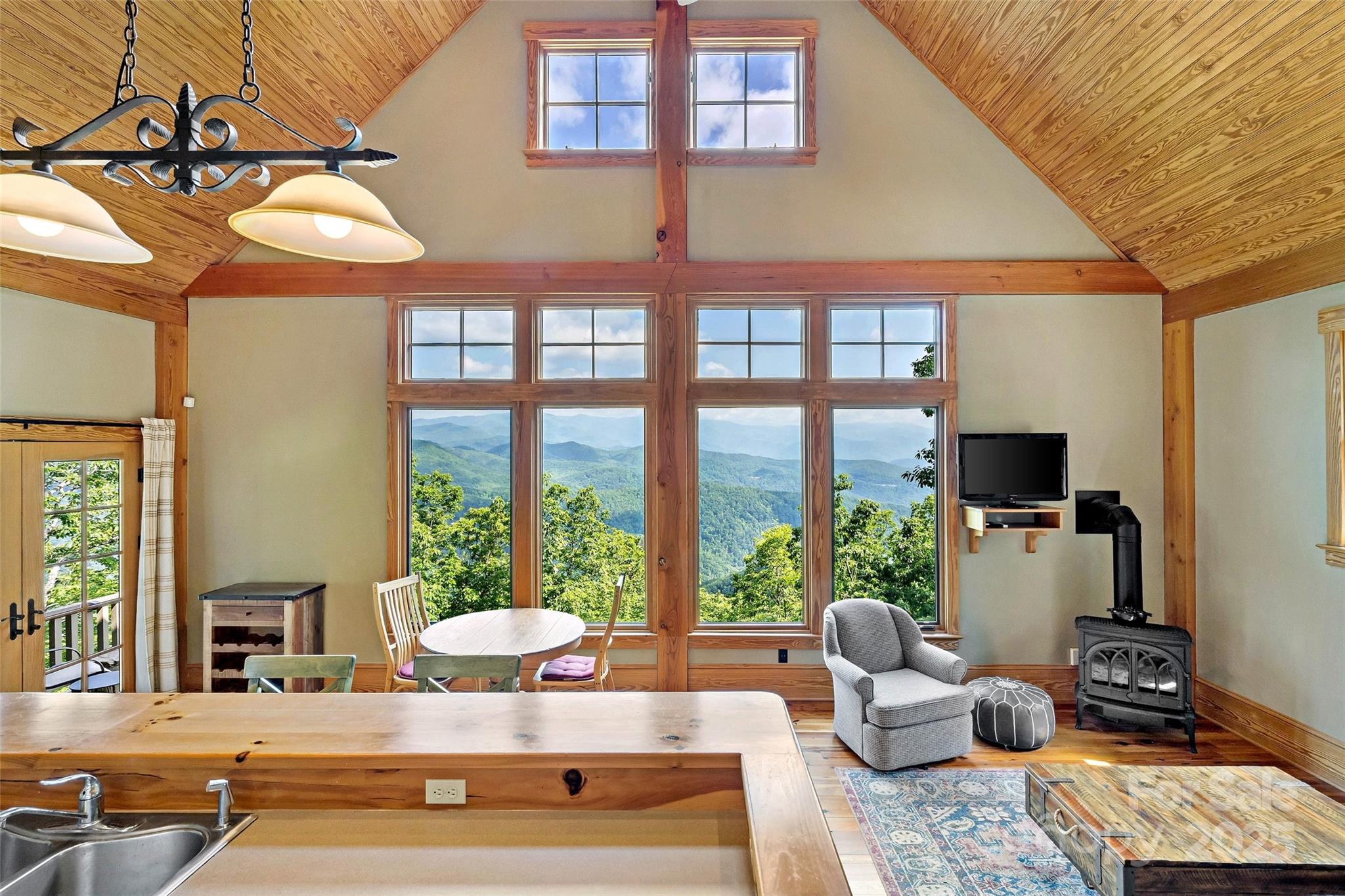 2998 Creston Drive Black Mountain NC 28711