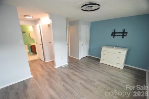 9432 Lexington Circle Charlotte NC 28213