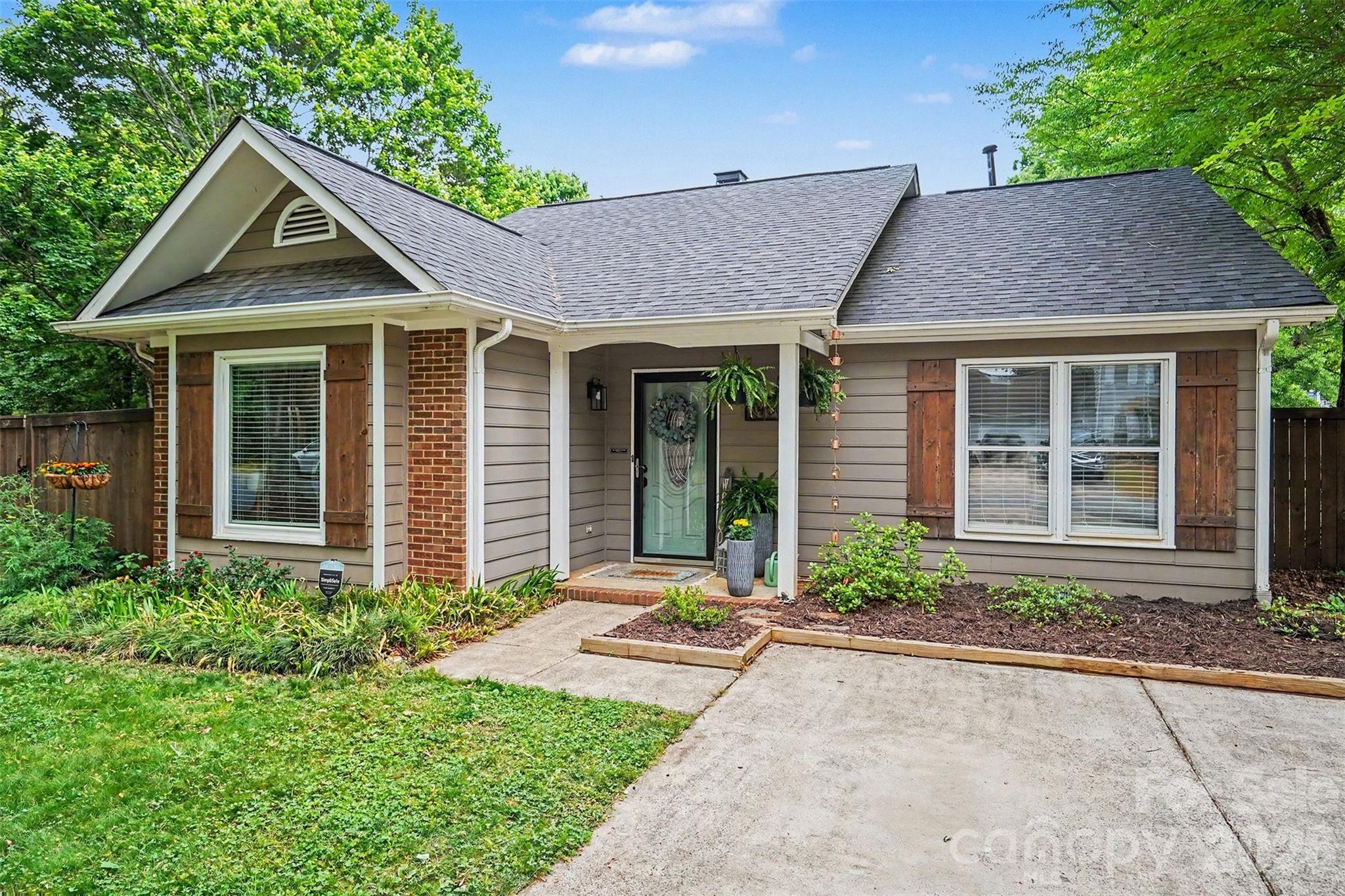 7450 Crestside Lane Charlotte NC 28227