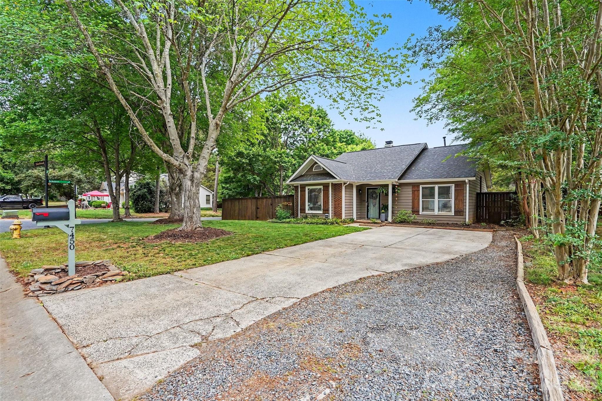 7450 Crestside Lane Charlotte NC 28227