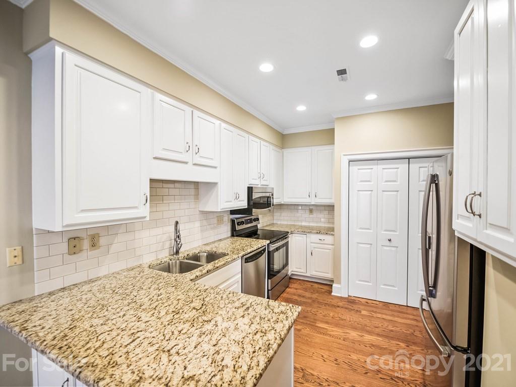 2835 Sharon View Road Charlotte NC 28210