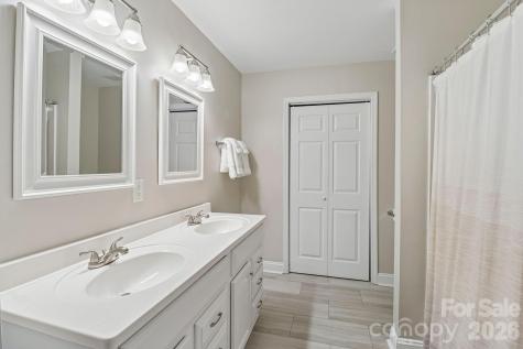 2809 Albany Lane Charlotte NC 28205