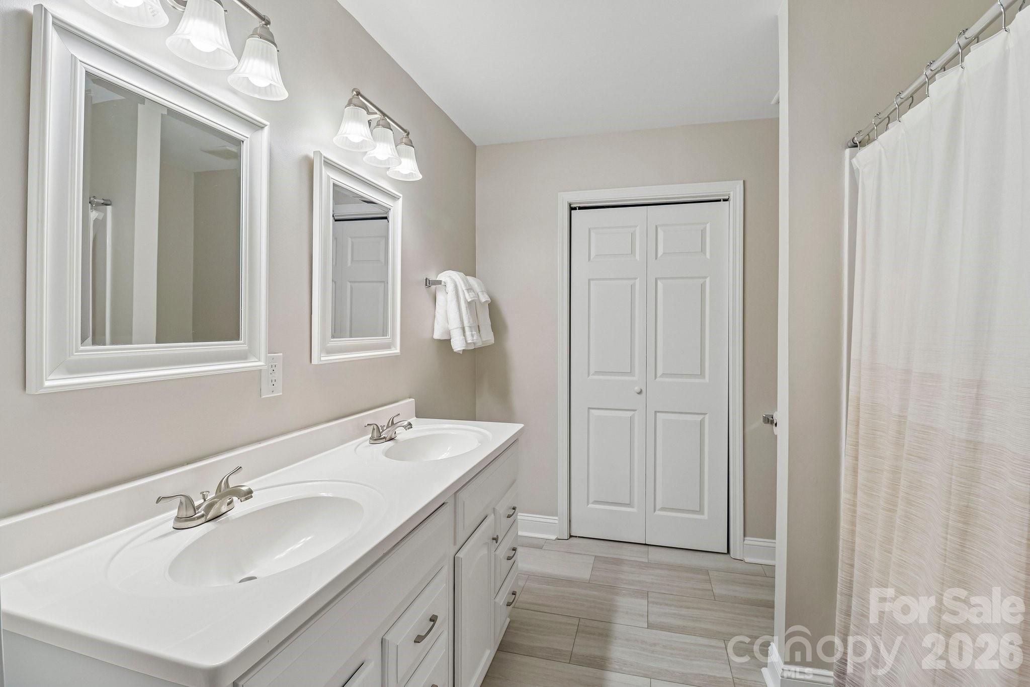 2809 Albany Lane Charlotte NC 28205