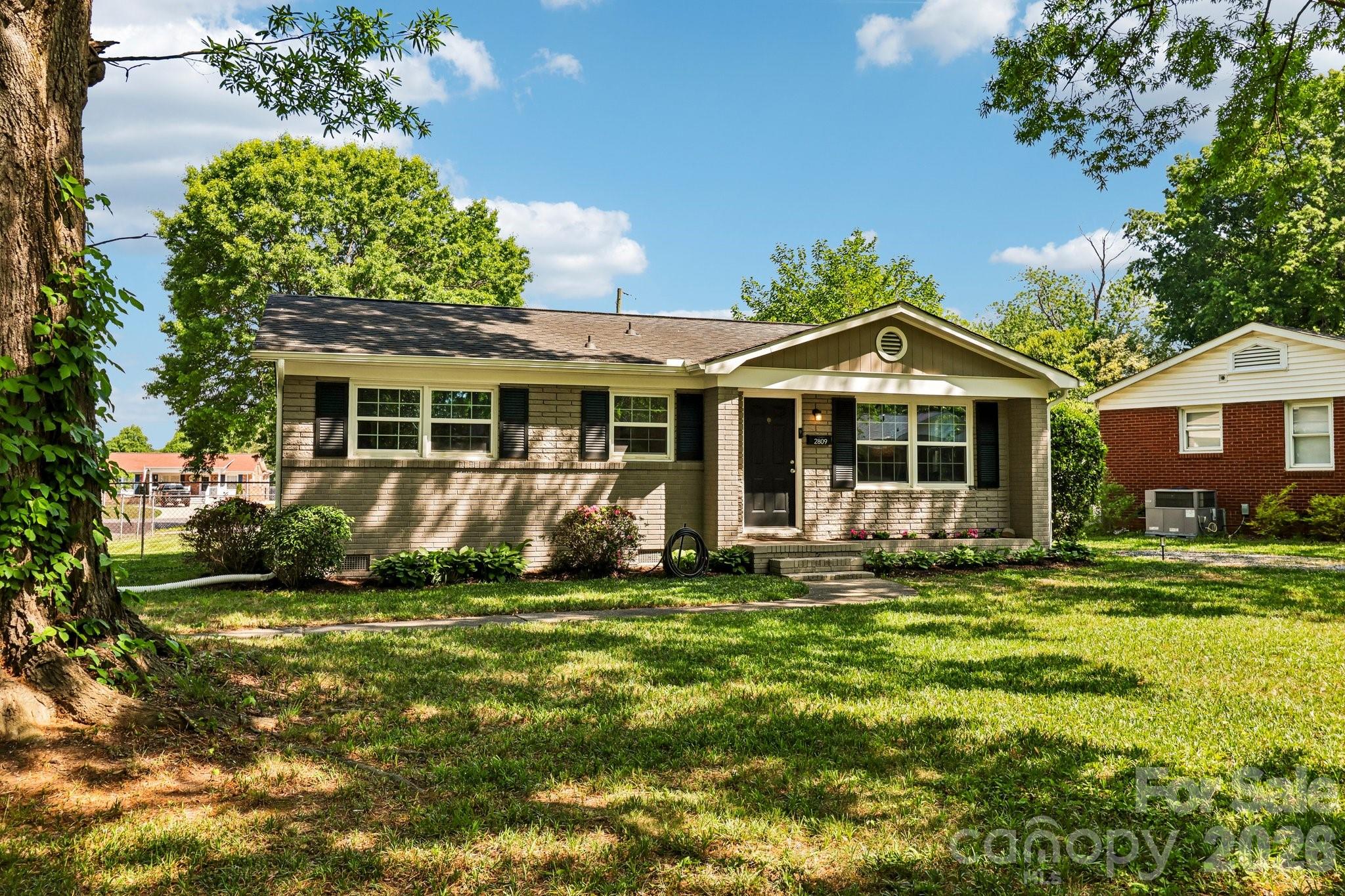 2809 Albany Lane Charlotte NC 28205