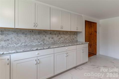 422 Hebron Road Hendersonville NC 28739