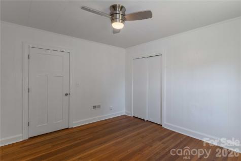 422 Hebron Road Hendersonville NC 28739