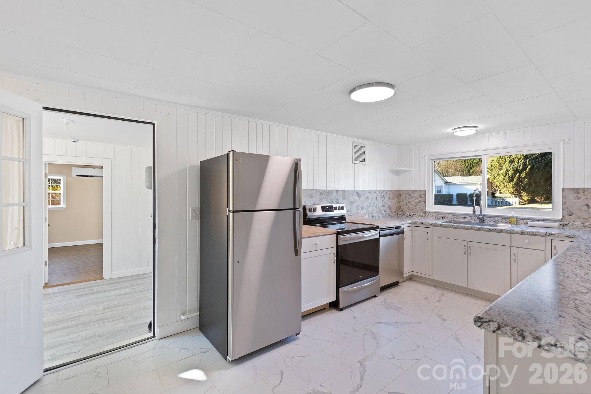 422 Hebron Road Hendersonville NC 28739