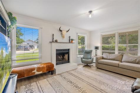 253 Old Gibbs Road Weaverville NC 28787