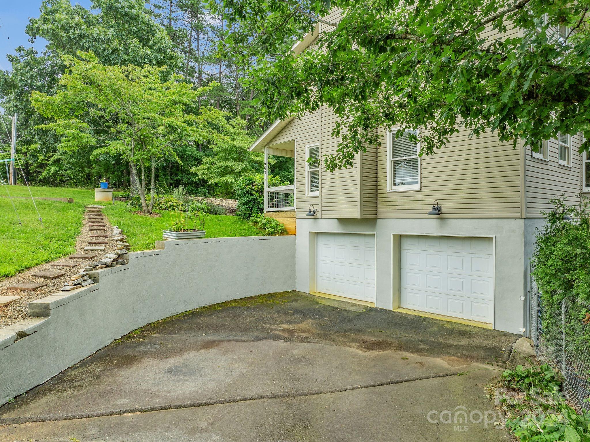 253 Old Gibbs Road Weaverville NC 28787