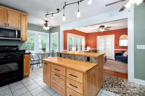 135 Tacoma Circle Asheville NC 28801