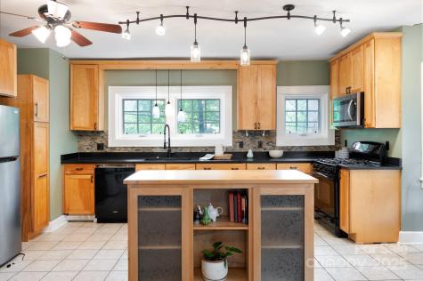 135 Tacoma Circle Asheville NC 28801