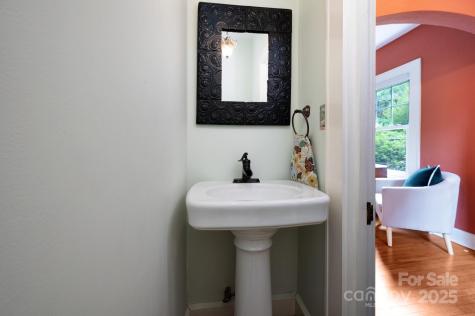 135 Tacoma Circle Asheville NC 28801