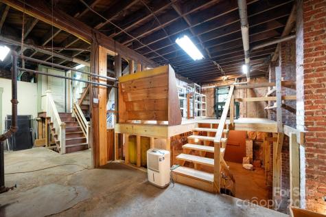 135 Tacoma Circle Asheville NC 28801