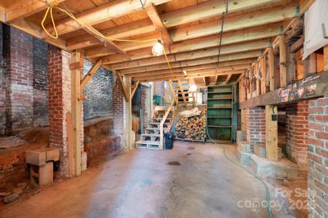 135 Tacoma Circle Asheville NC 28801