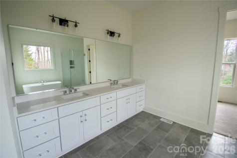 80 42nd Avenue NW Hickory NC 28691